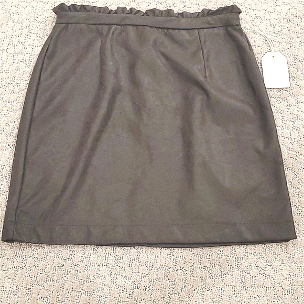 NWT 🎄COCO JAIMSONN SKIRT